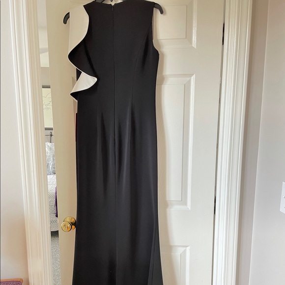 Carmen Marc Valvo Black and White Ruffle Gown - Picture 3 of 10